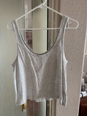 Vuori Light Gray Women's Tank Top size Small